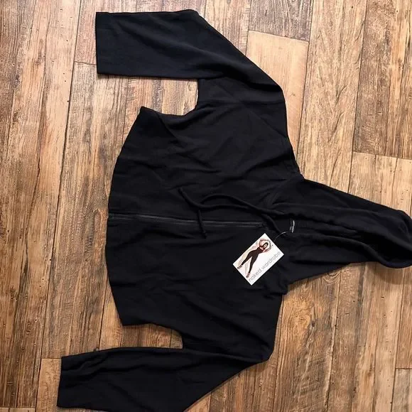 Naked wardrobe size 1X long sleeve crop black -no longer has tags! - Picture 1 of 4